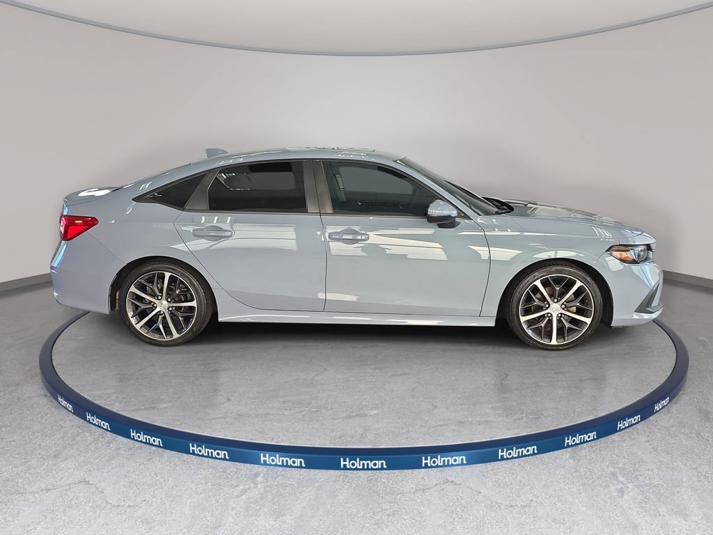 Used 2022 Honda Civic Touring image 4