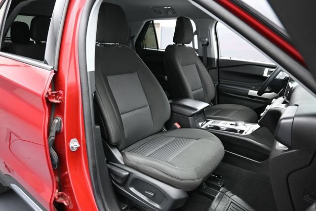 Certified 2023 Ford Explorer XLT RWD image 30