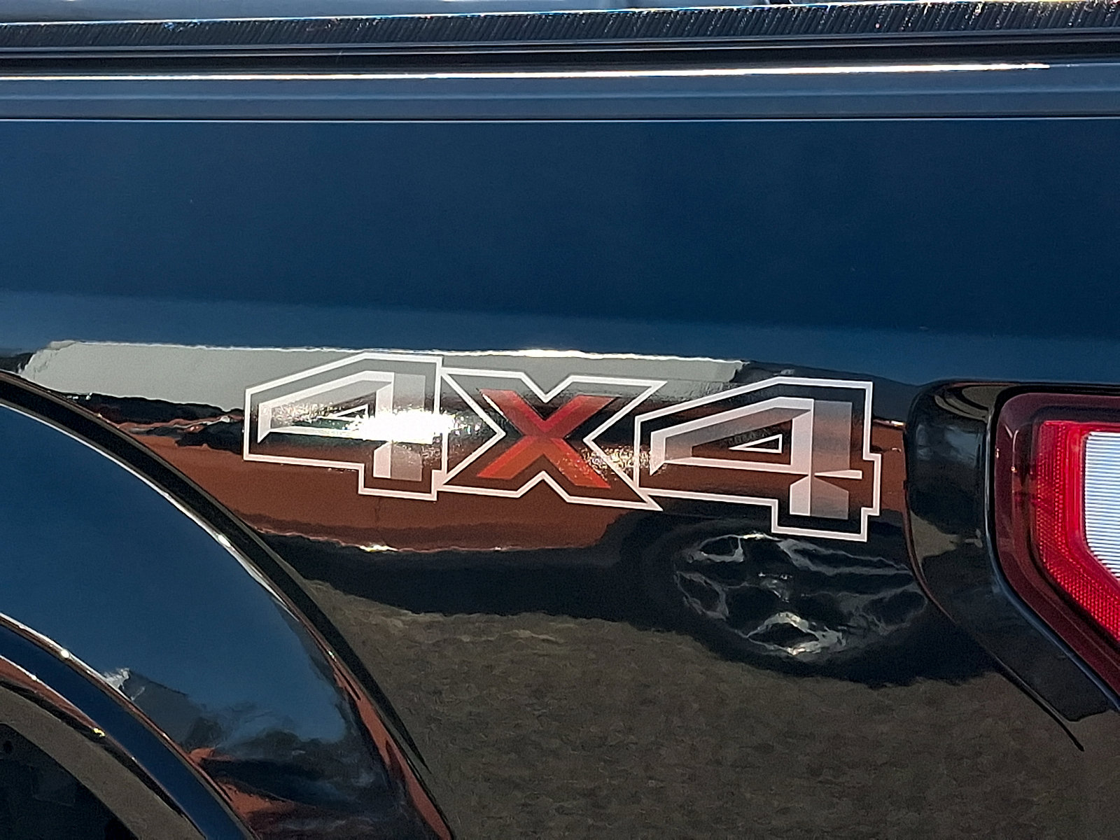 Certified 2019 Ford F150 Lariat image 4