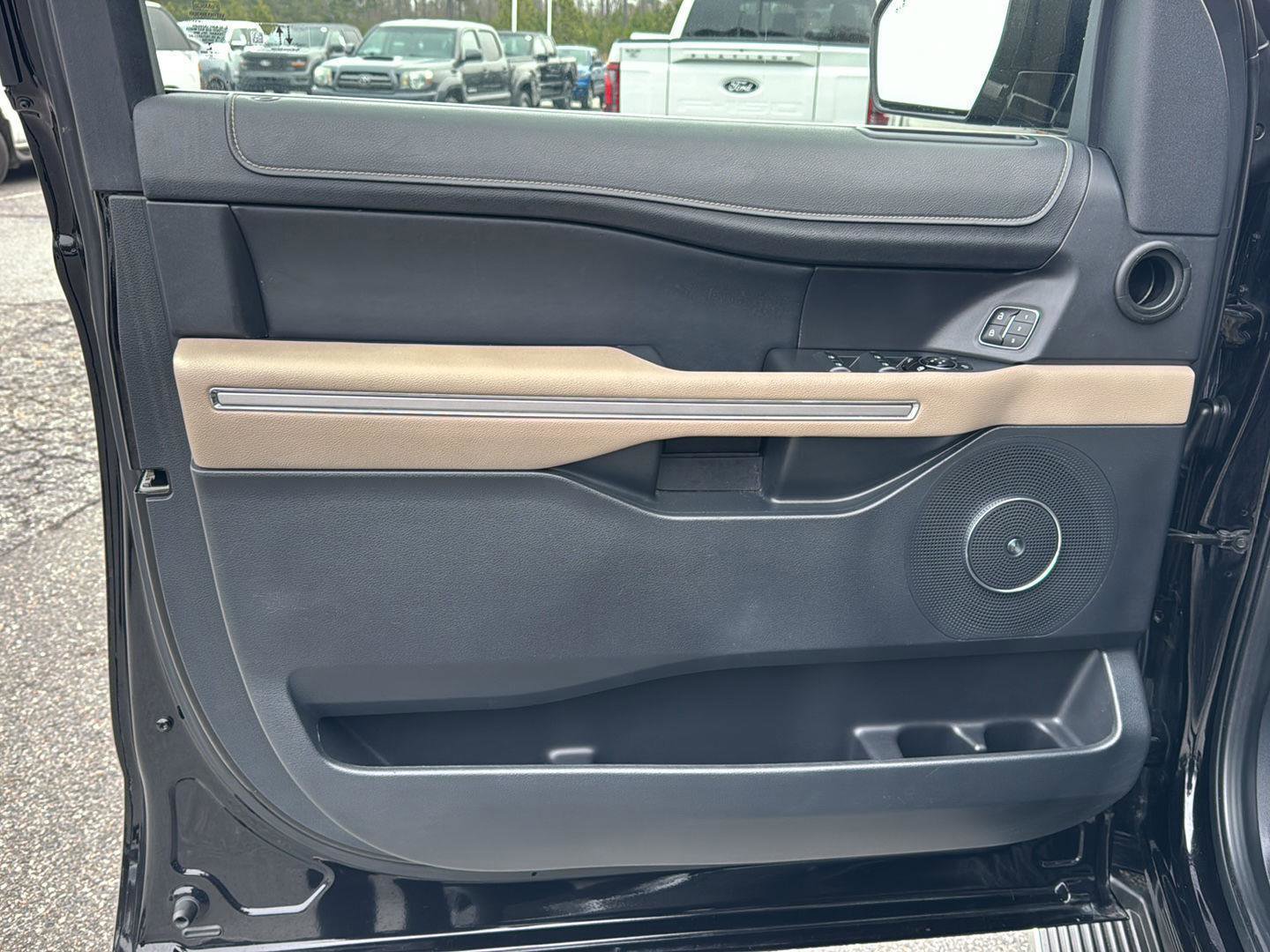 Certified 2023 Ford Expedition Limited image 14