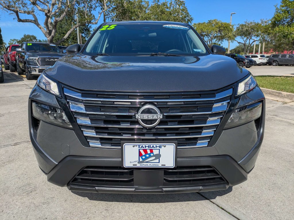 Used 2025 Nissan Rogue S AWD/4WD image 8