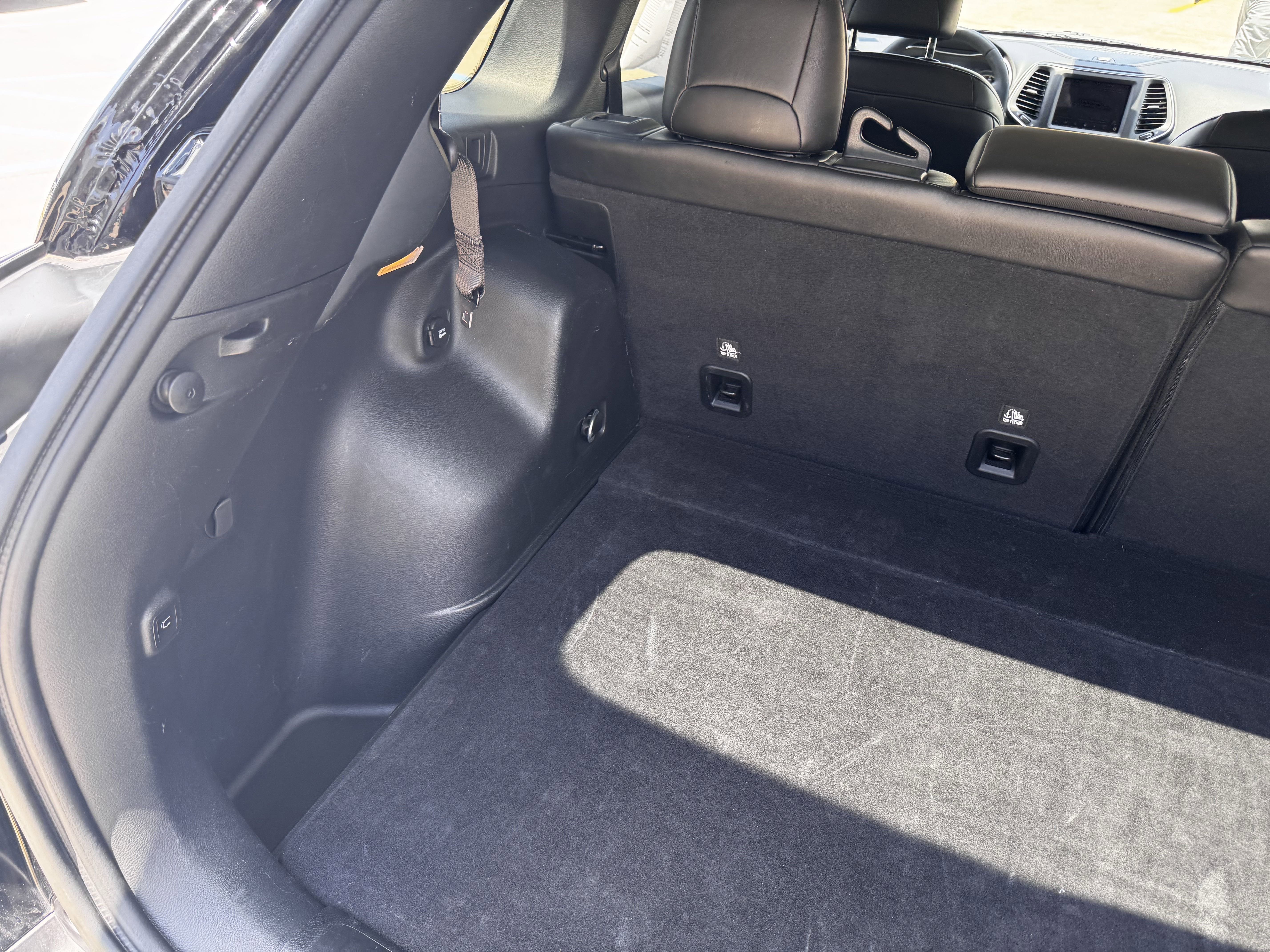 Used 2023 Jeep Cherokee Altitude Lux image 38