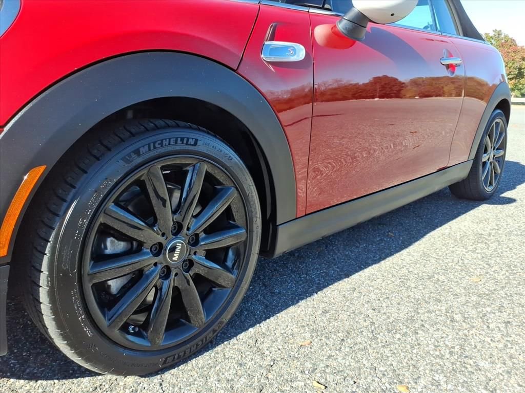Used 2018 MINI Cooper S image 12