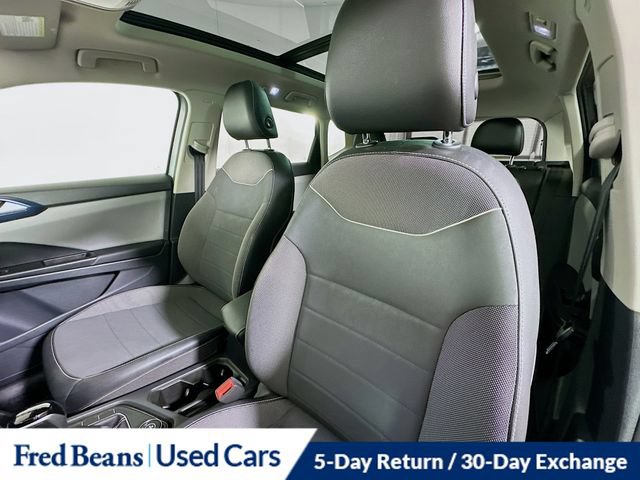 Used 2023 Volkswagen Taos SE w/ Panoramic Sunroof Package AWD/4WD image 23