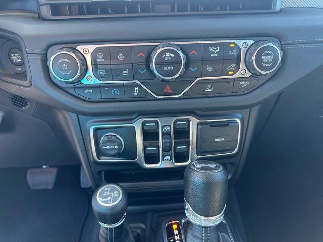 Used 2024 Jeep Wrangler Unlimited Sahara AWD/4WD image 19