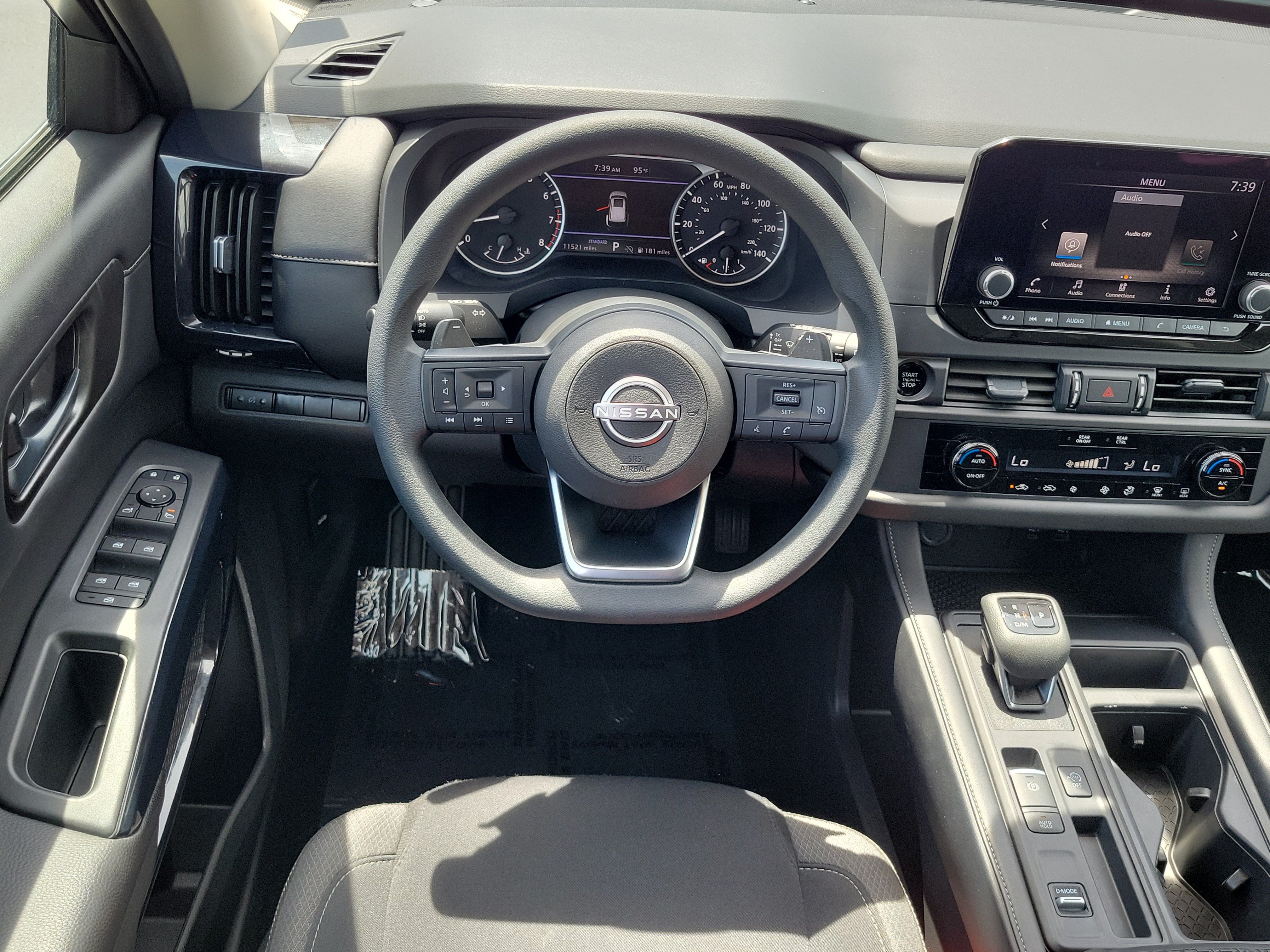 Used 2025 Nissan Pathfinder S FWD image 17