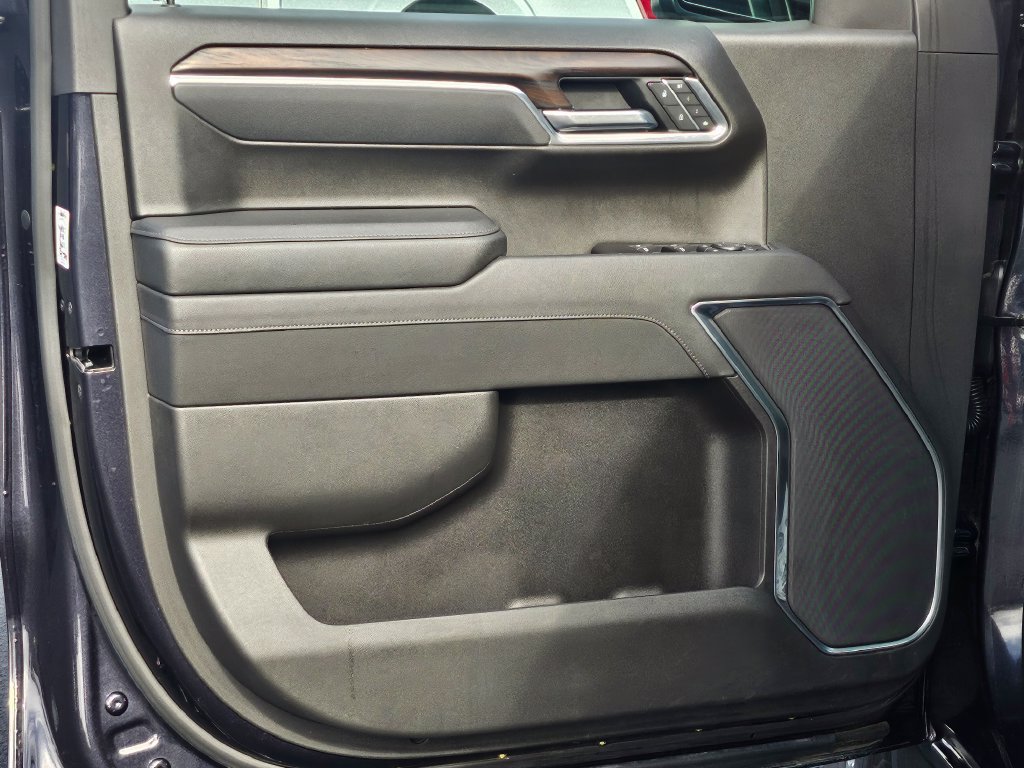 Used 2025 GMC Sierra 1500 SLT RWD image 34