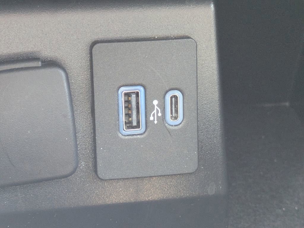 Certified 2022 Ford Explorer Platinum w/ Equipment Group 601A AWD/4WD image 23