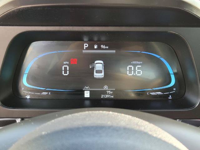 Used 2025 Hyundai Elantra SE FWD image 23