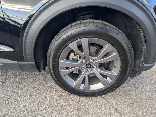 Certified 2022 Ford Explorer XLT w/ Equipment Group 202A image 12