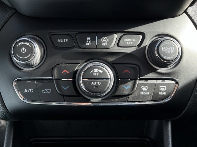 Used 2022 Jeep Cherokee Limited w/ Elite Package AWD/4WD image 20