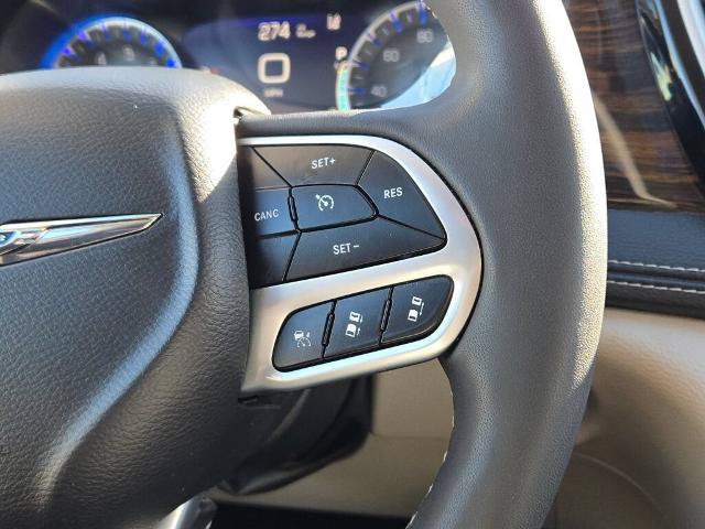Used 2024 Chrysler Pacifica Limited FWD image 34