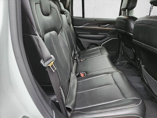 Used 2022 Jeep Grand Cherokee Limited 4xe w/ Luxury Tech Group II AWD/4WD image 17