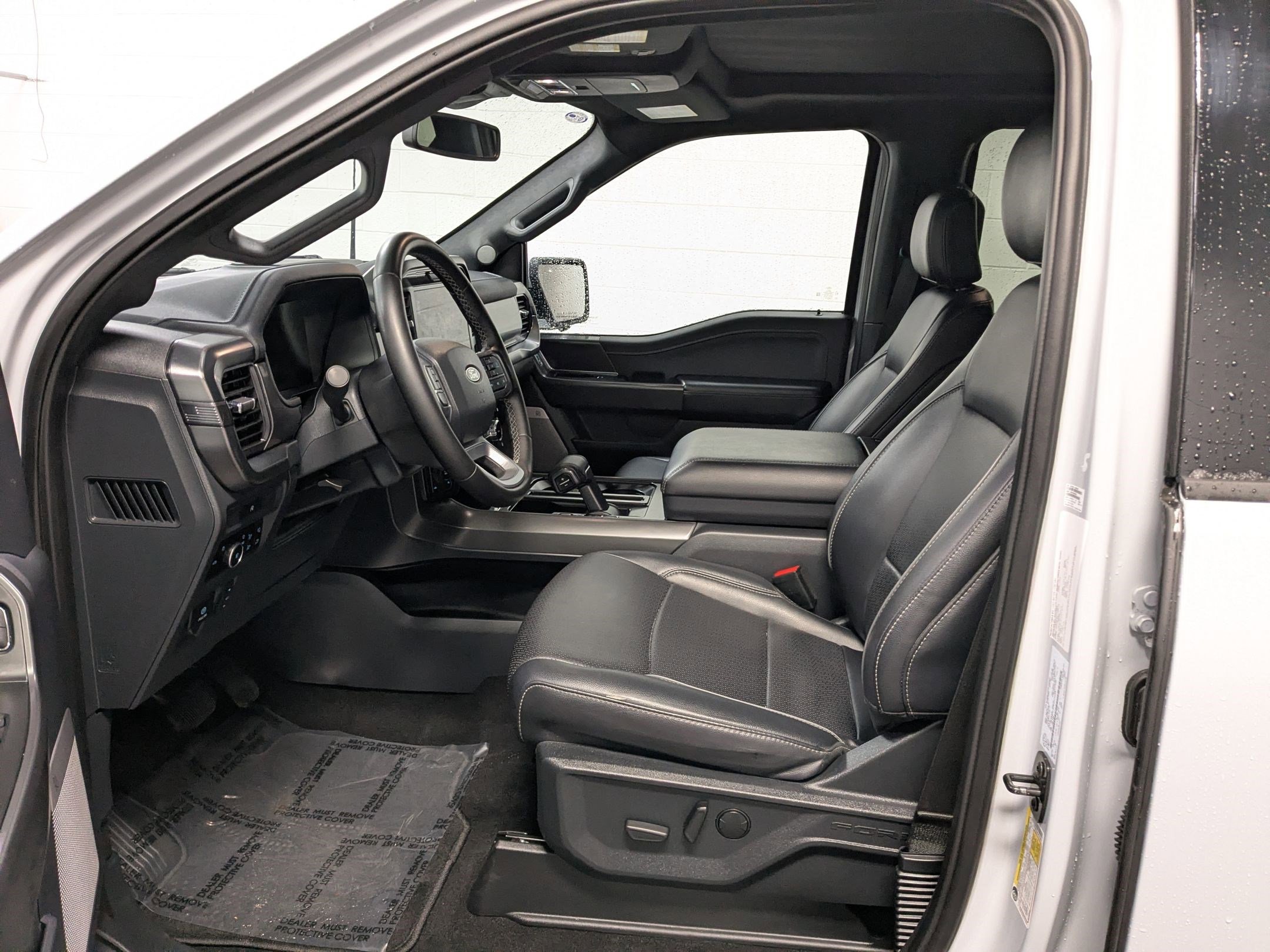 Certified 2025 Ford F150 Lariat image 30