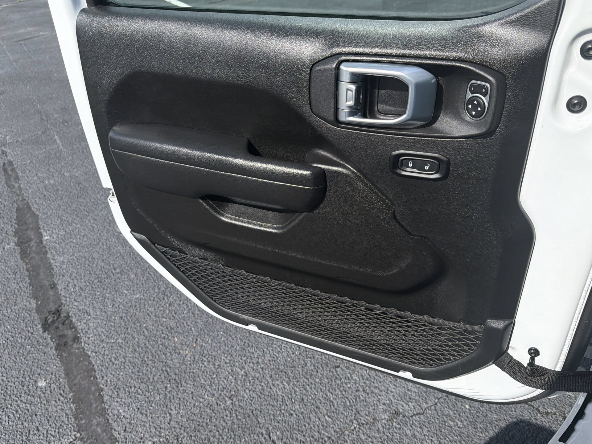 Used 2025 Jeep Wrangler Unlimited Sport AWD/4WD image 31