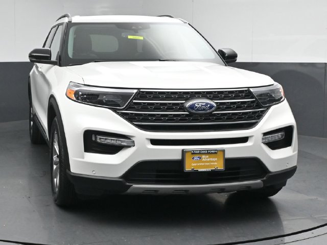 Certified 2024 Ford Explorer XLT w/ Equipment Group 202A AWD/4WD image 2