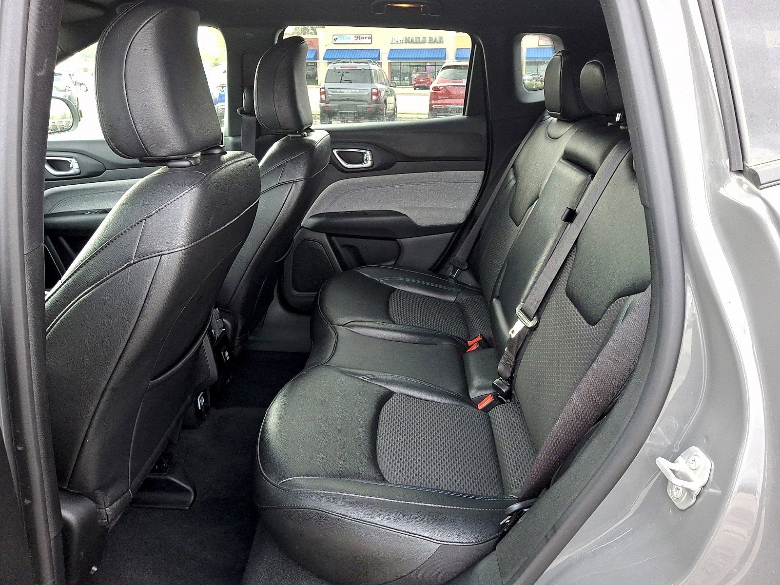 Used 2024 Jeep Compass Latitude image 9