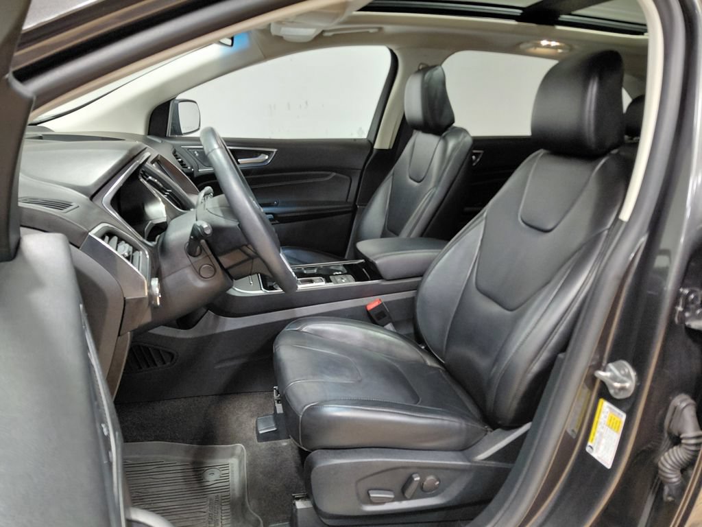 Certified 2020 Ford Edge Titanium AWD/4WD image 5
