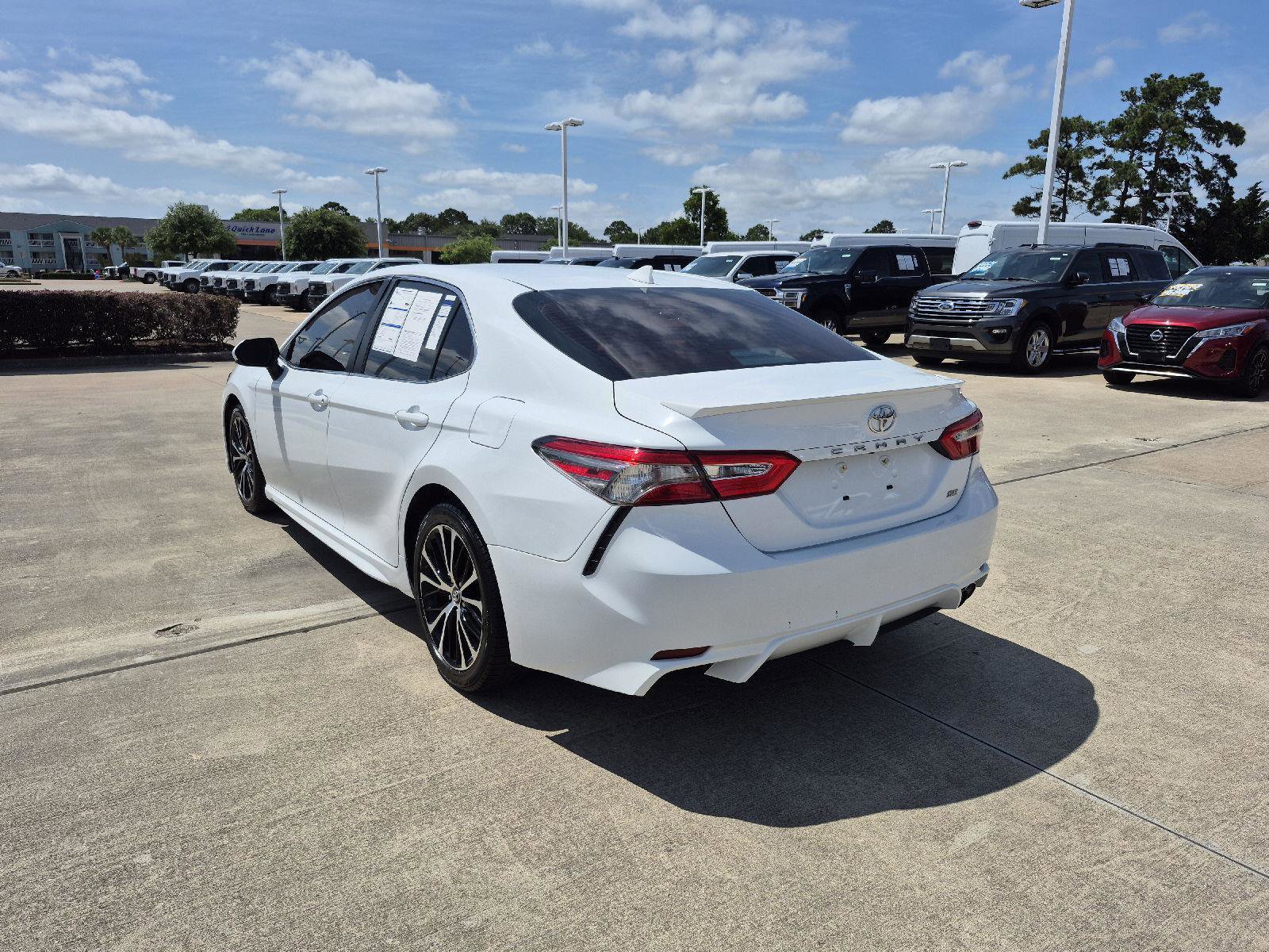 Used 2019 Toyota Camry SE FWD image 12