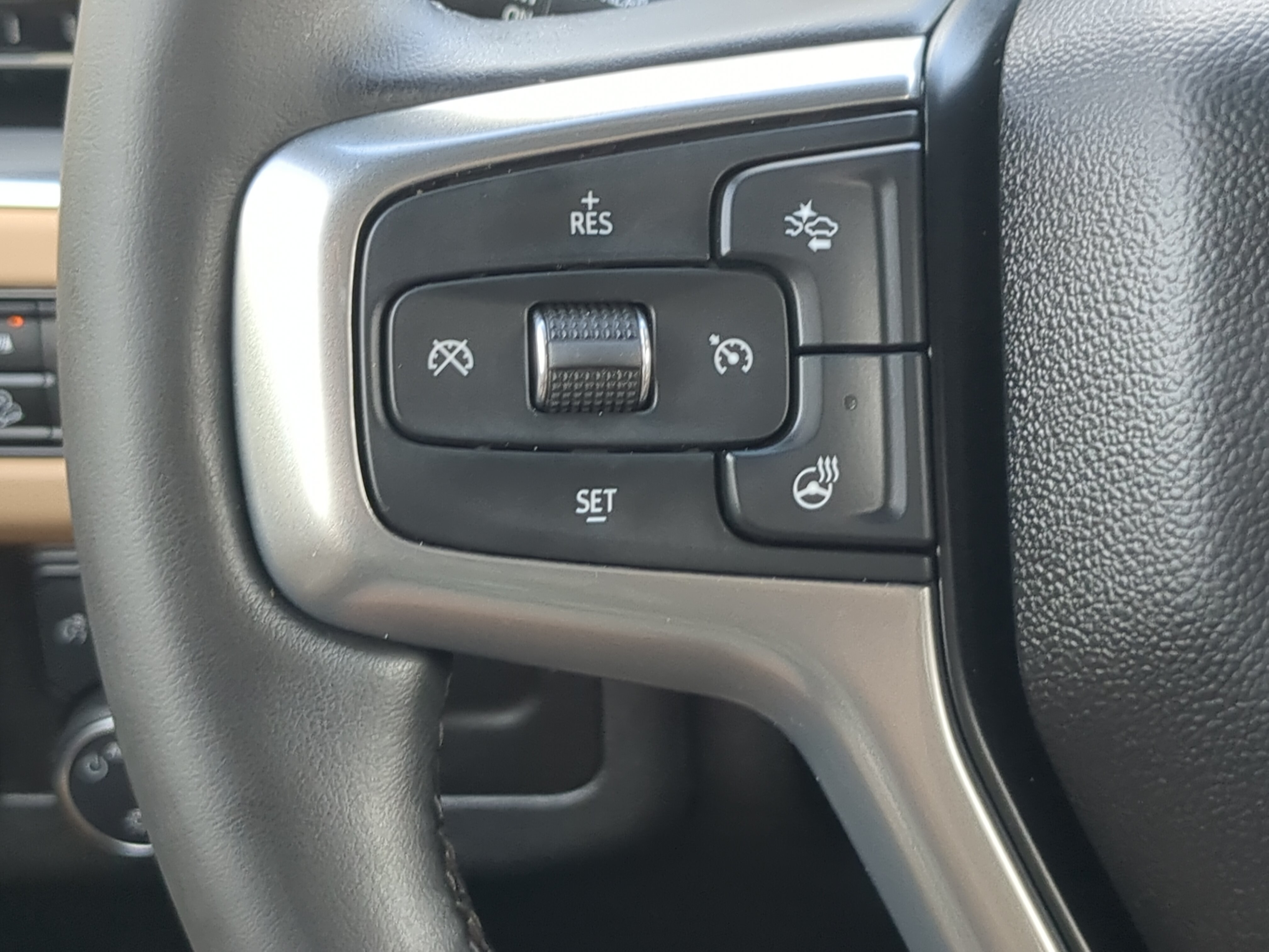 Used 2023 Chevrolet Tahoe Premier AWD/4WD image 23
