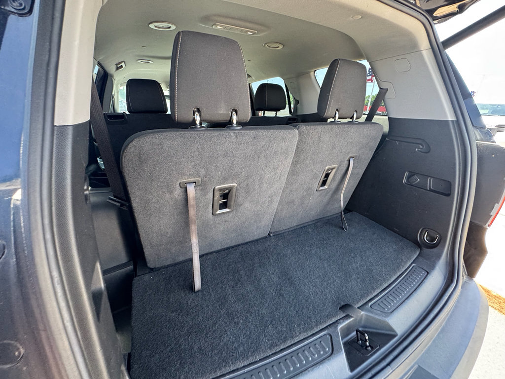 Used 2023 GMC Acadia SLE w/ Driver Convenience Package FWD image 23
