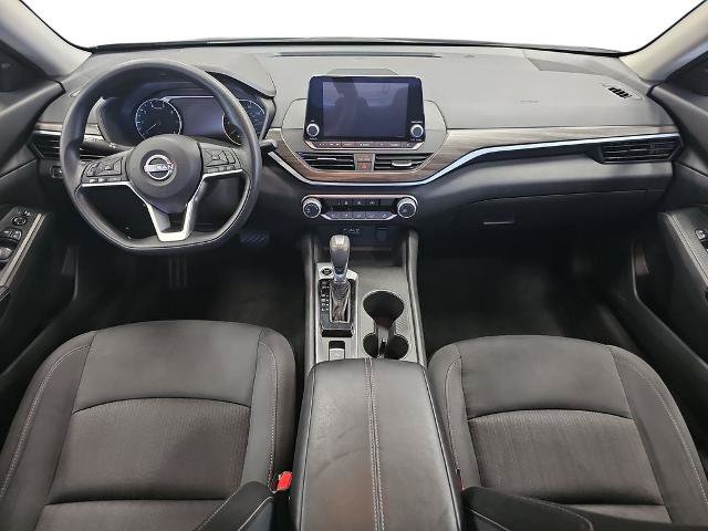 Used 2025 Nissan Altima 2.5 SV AWD/4WD image 9