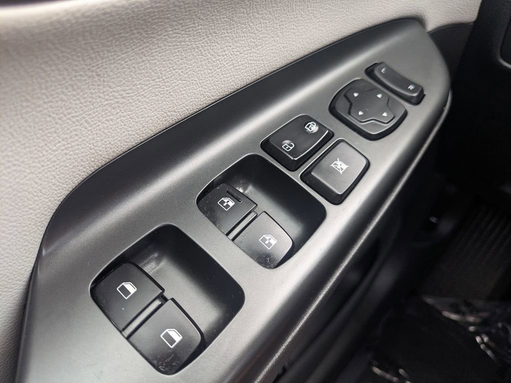 Used 2022 Hyundai Kona Limited w/ Cargo Package FWD image 25