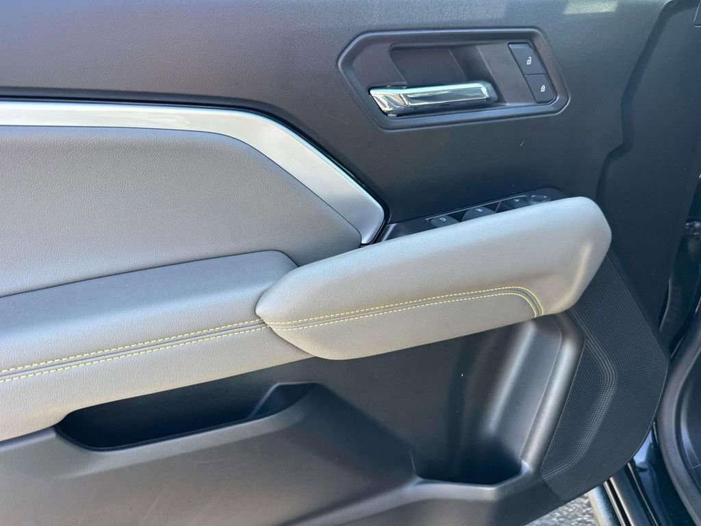 Used 2024 Chevrolet Colorado ZR2 w/ Technology Package image 21