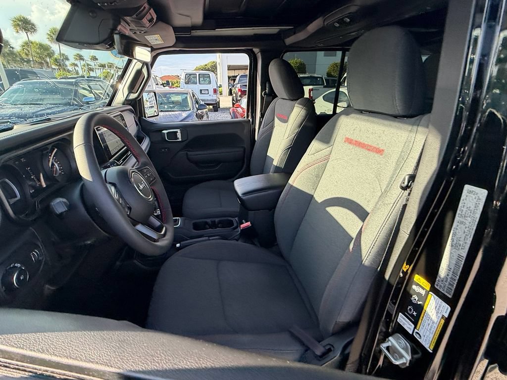 Used 2024 Jeep Wrangler Unlimited Rubicon w/ Technology Group AWD/4WD image 12