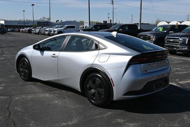 Used 2024 Toyota Prius LE FWD image 11