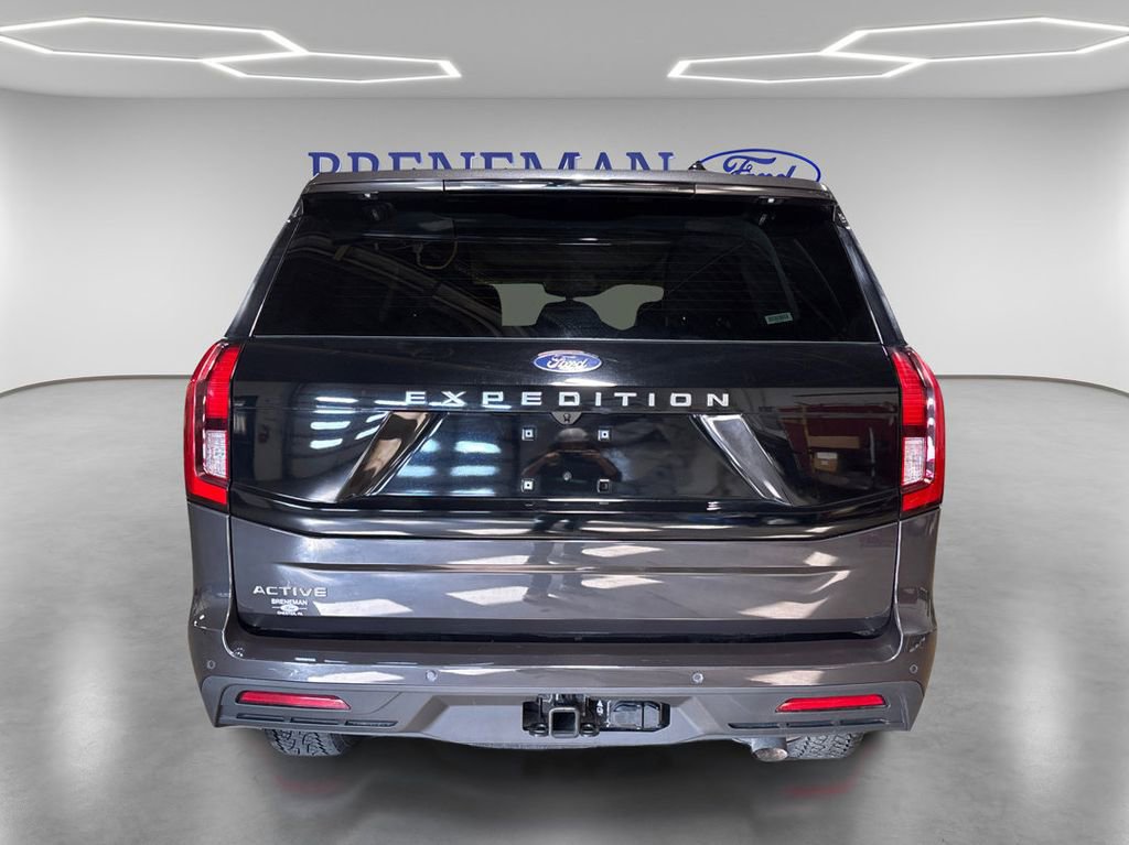 Certified 2025 Ford Expedition Active AWD/4WD image 6