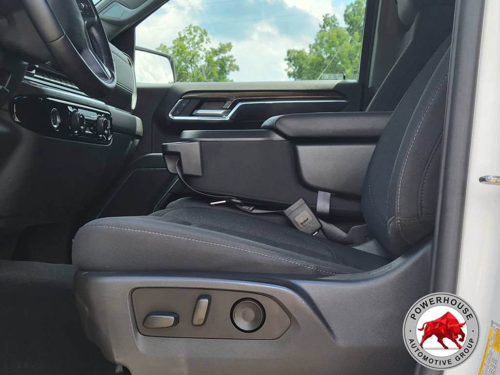 Used 2023 Chevrolet Silverado 1500 LT AWD/4WD image 23