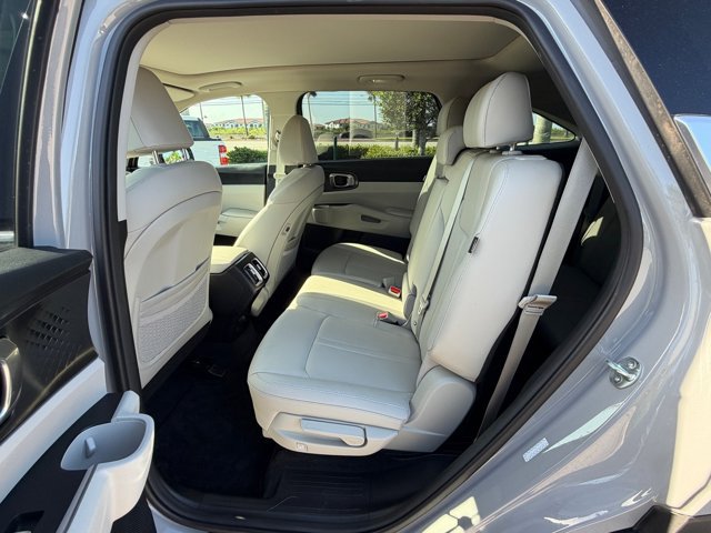 Used 2024 Kia Sorento S w/ Panoramic Sunroof Package FWD image 19