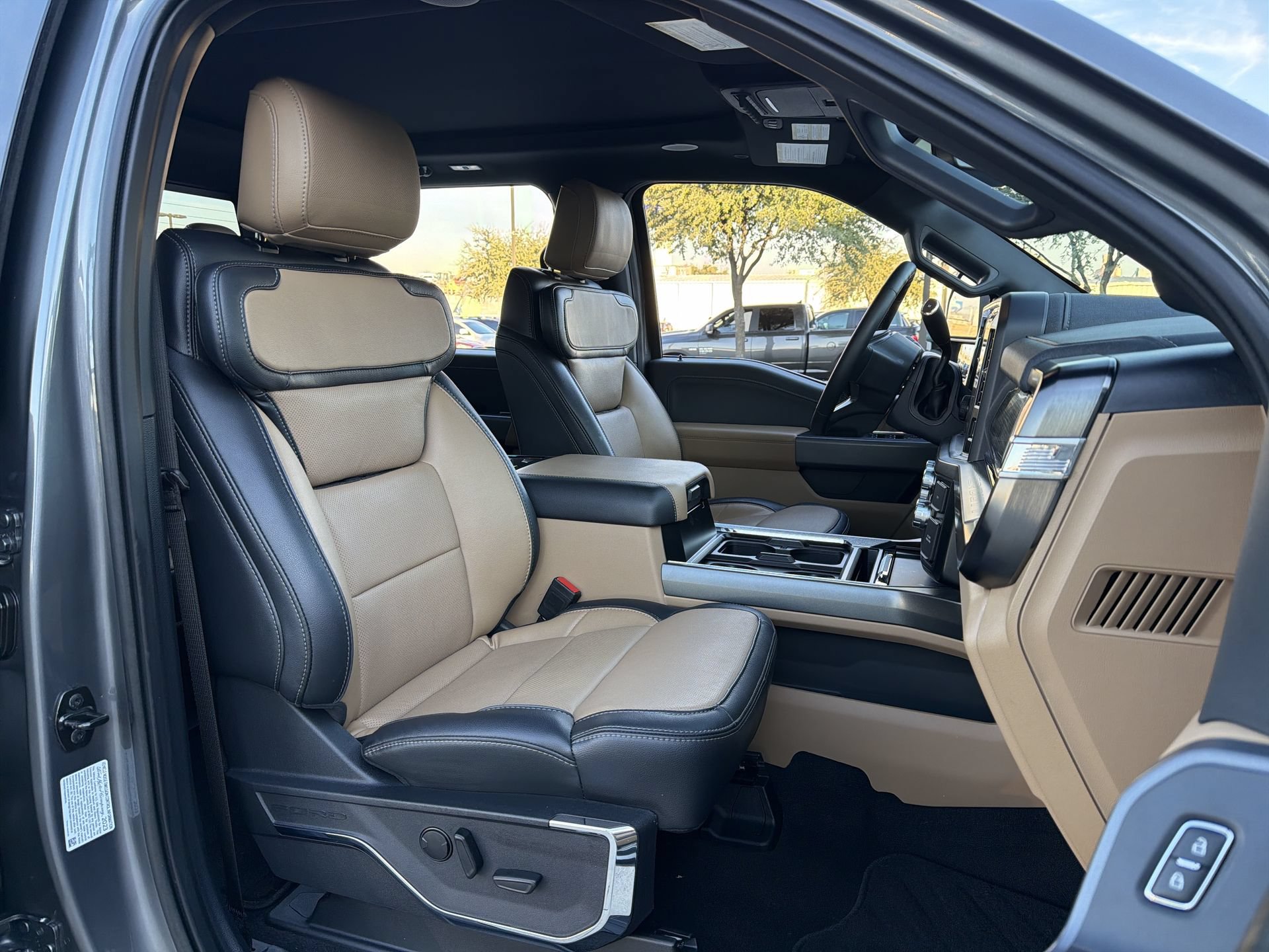 Certified 2023 Ford F250 Lariat w/ Lariat Ultimate Package AWD/4WD image 25
