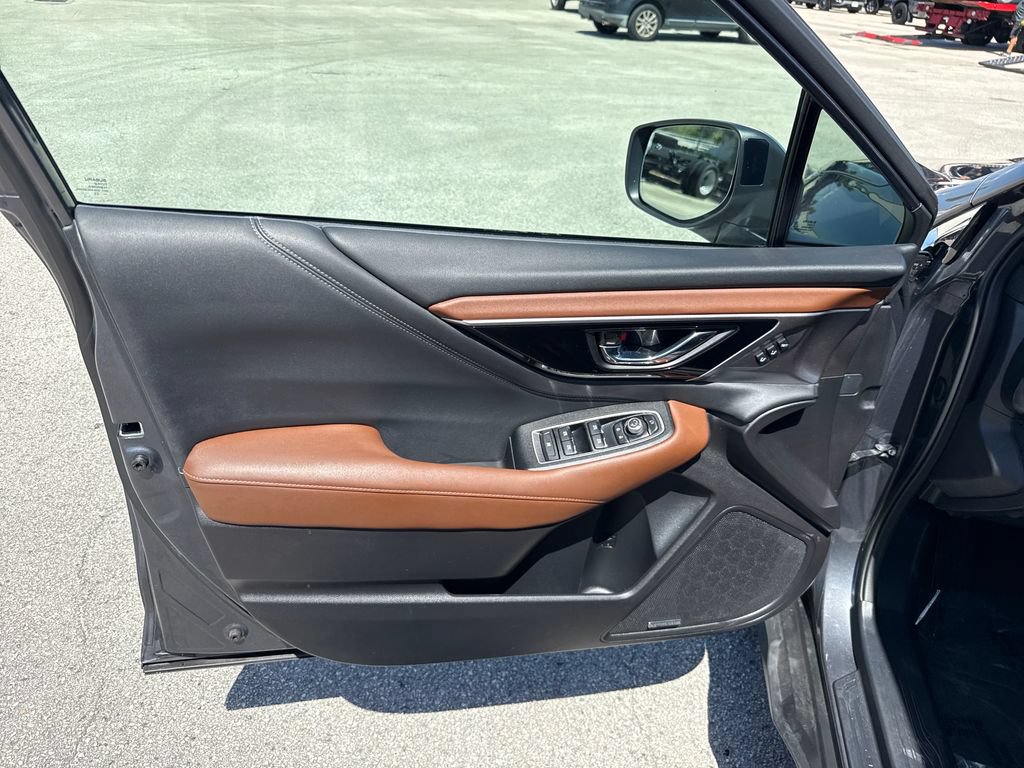 Used 2023 Subaru Outback Touring AWD/4WD image 14