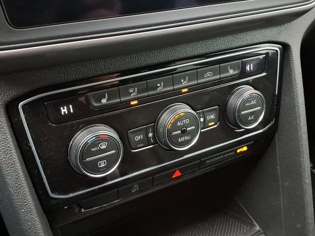 Used 2020 Volkswagen Atlas Cross Sport SE w/ Towing Package image 11