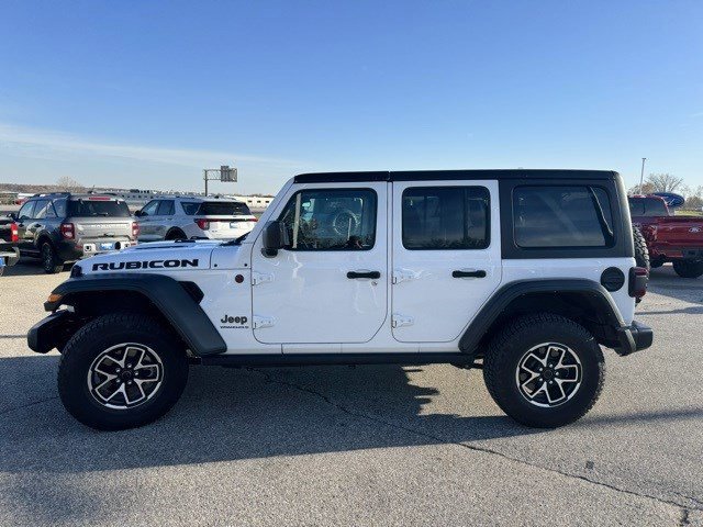 Used 2024 Jeep Wrangler Rubicon image 2