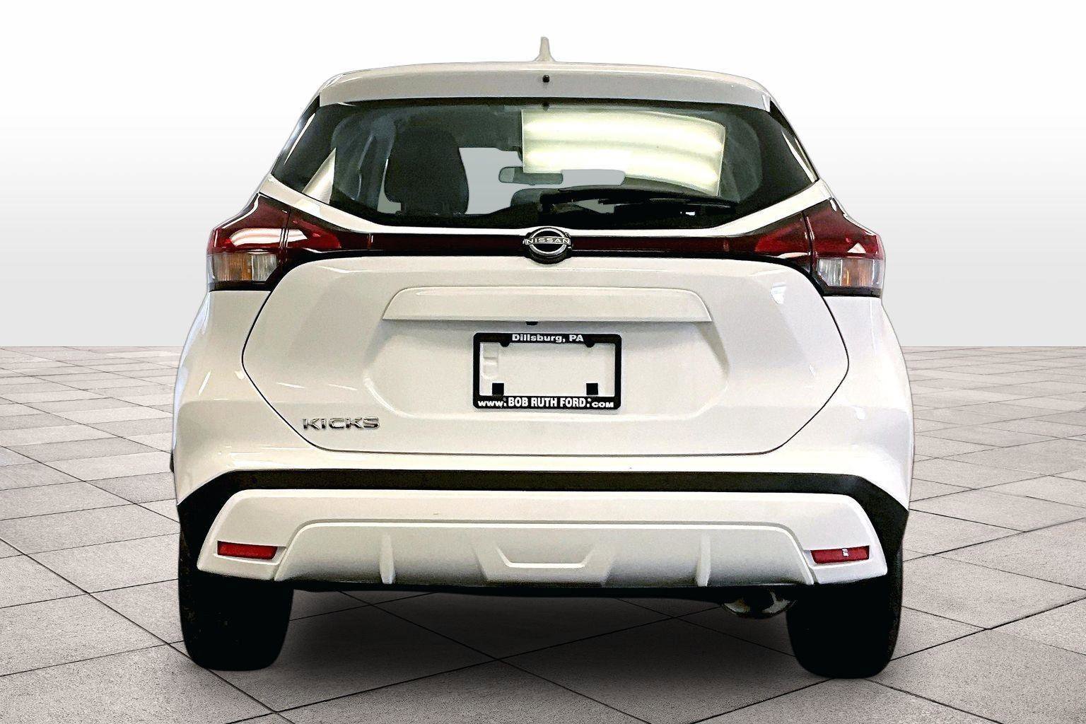 Used 2022 Nissan Kicks S image 4
