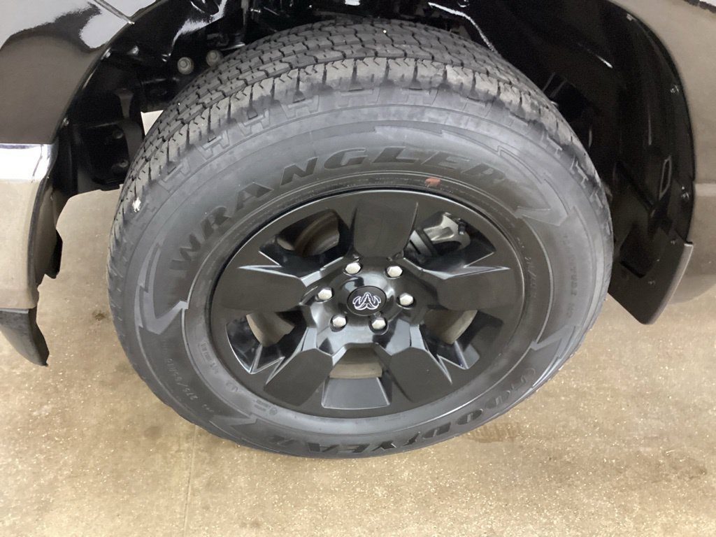 Used 2024 RAM 1500 Big Horn RWD image 33