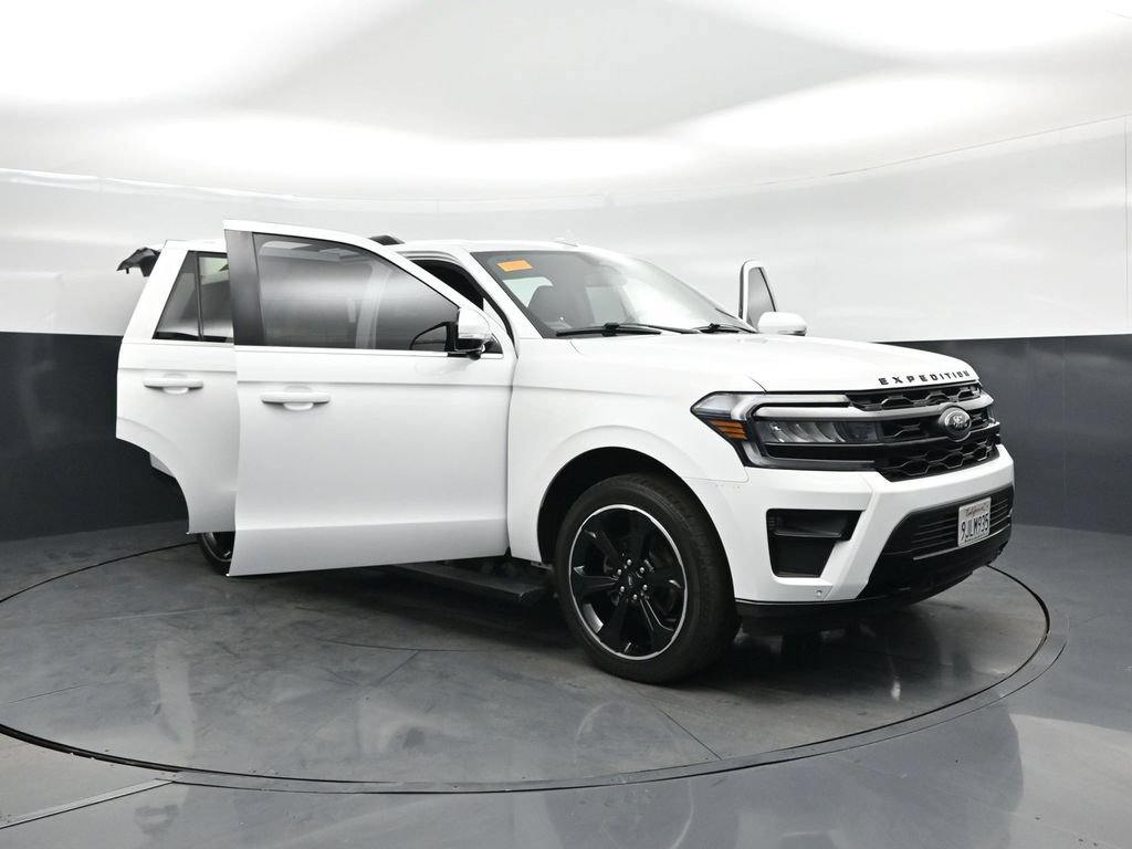 Certified 2023 Ford Expedition Limited AWD/4WD image 30