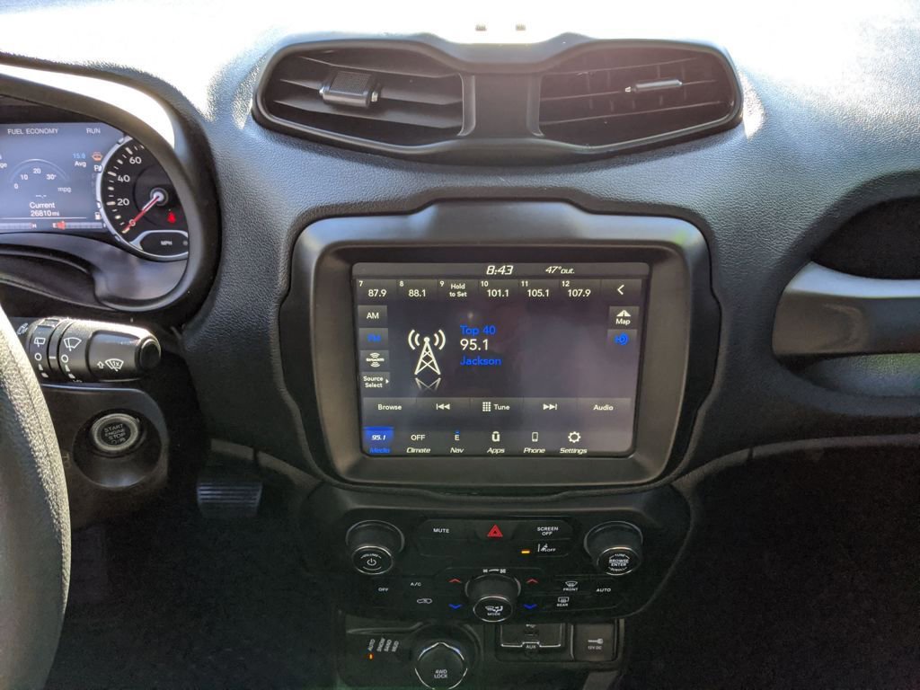 Used 2023 Jeep Renegade Latitude image 9