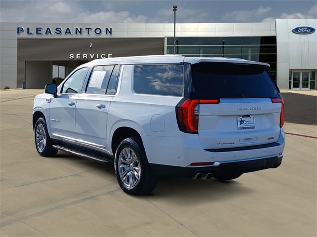 Used 2025 GMC Yukon XL Denali image 3