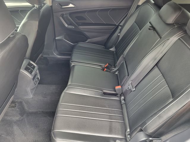 Used 2022 Volkswagen Tiguan SE w/ Panoramic Sunroof Package AWD/4WD image 30