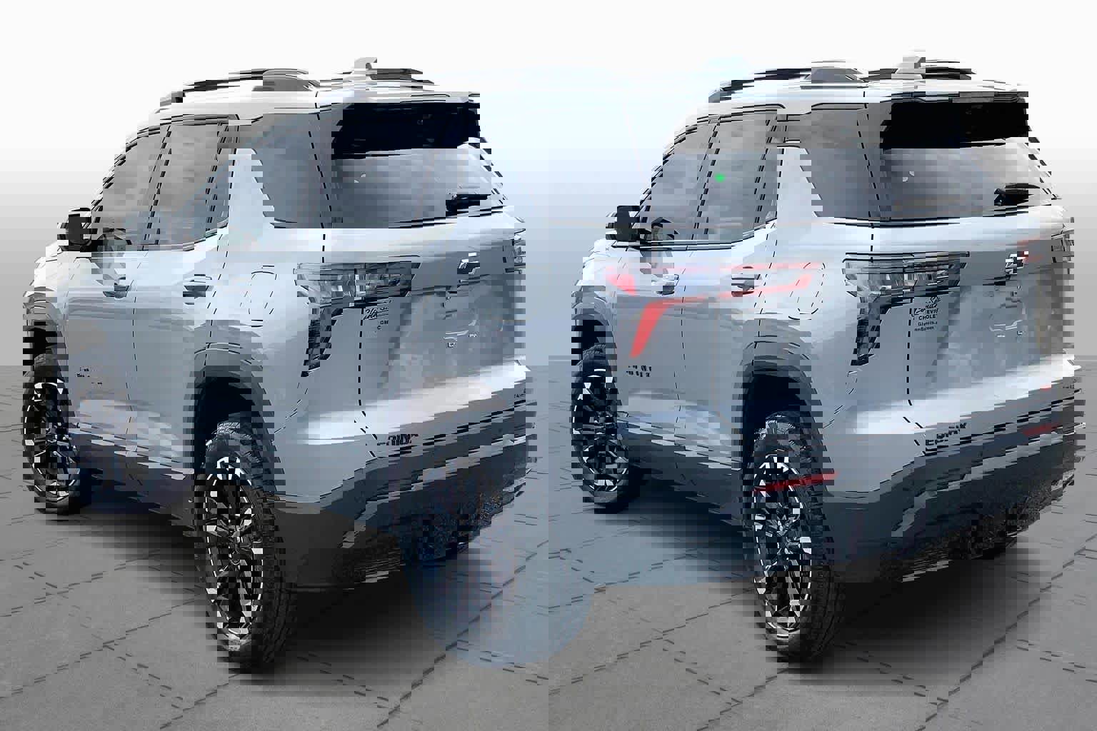 Used 2025 Chevrolet Equinox RS w/ Safety and Technology Package image 4