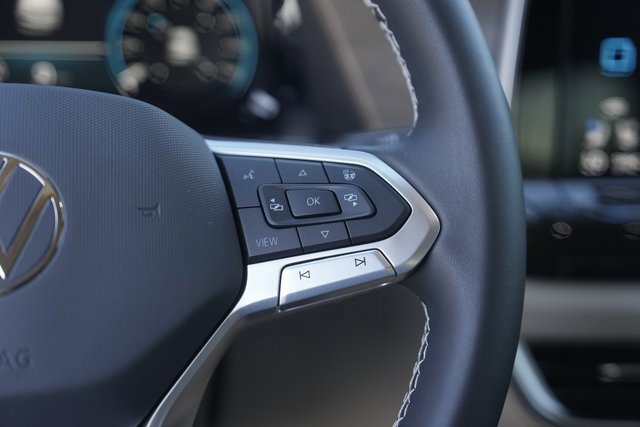 Used 2024 Volkswagen Atlas SE image 23