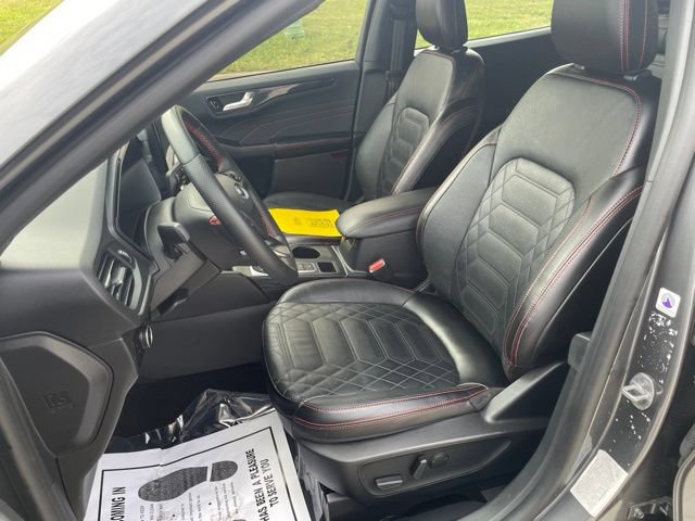 Certified 2023 Ford Escape ST-Line Elite w/ Premium Technology Package AWD/4WD image 17