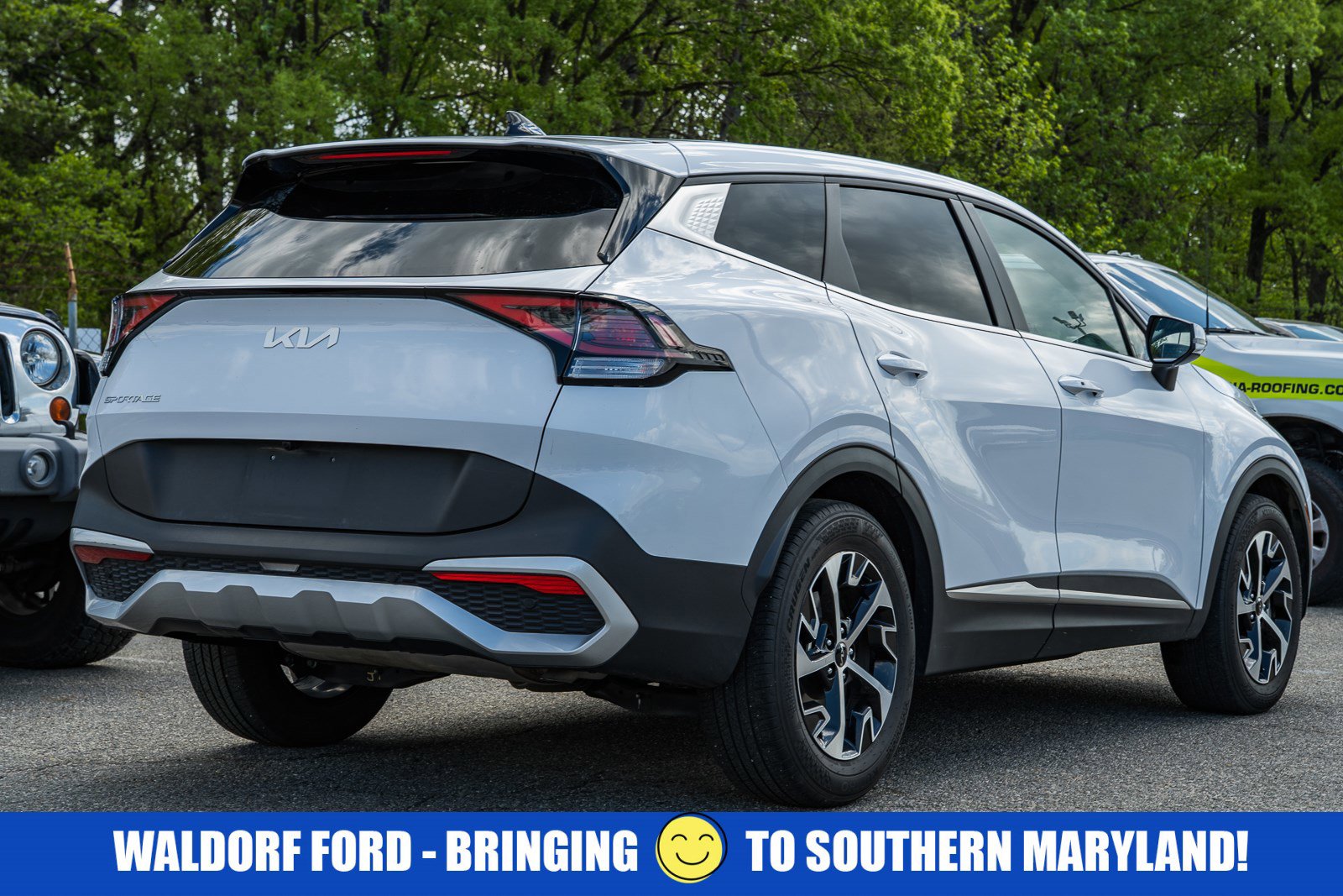 Used 2025 Kia Sportage EX FWD image 4