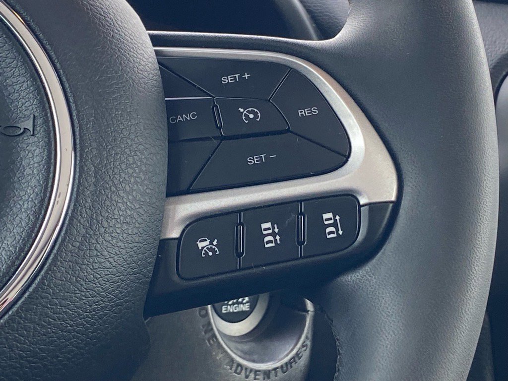 Used 2021 Jeep Renegade Latitude w/ Luxury Group I image 10