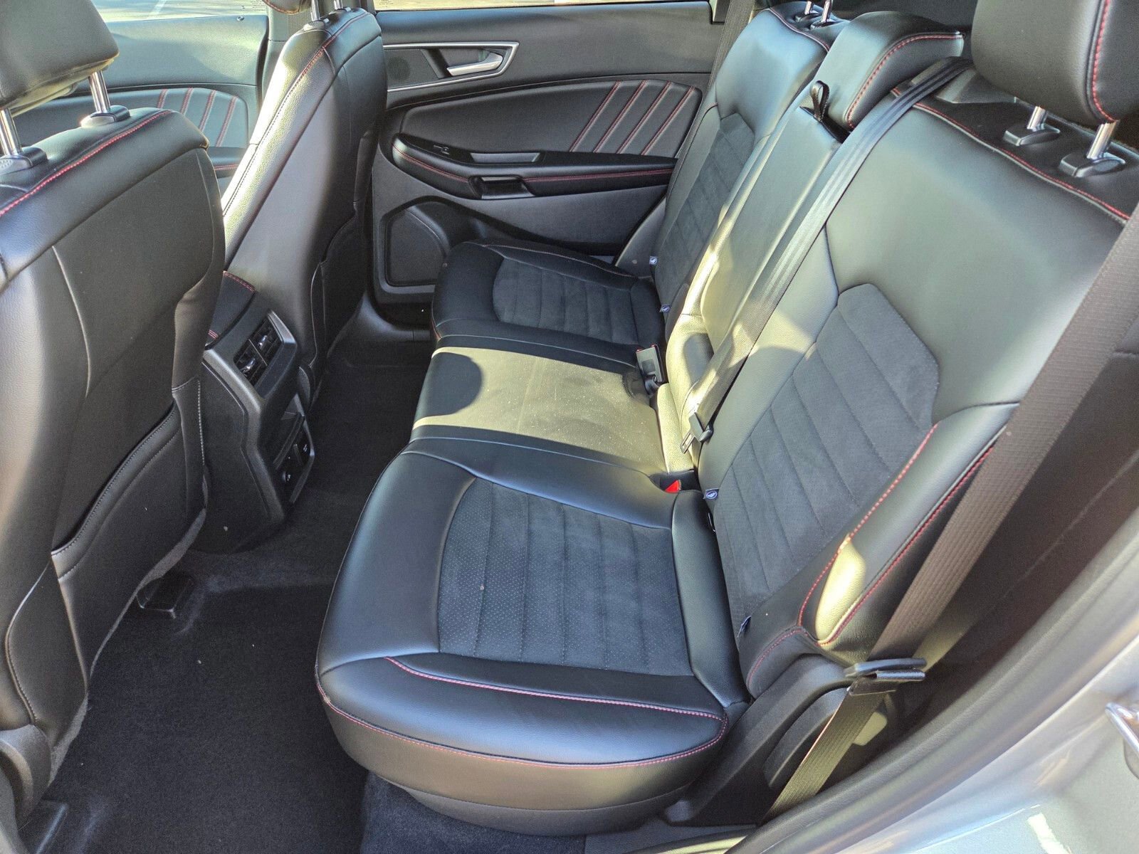 Certified 2024 Ford Edge ST-Line image 11