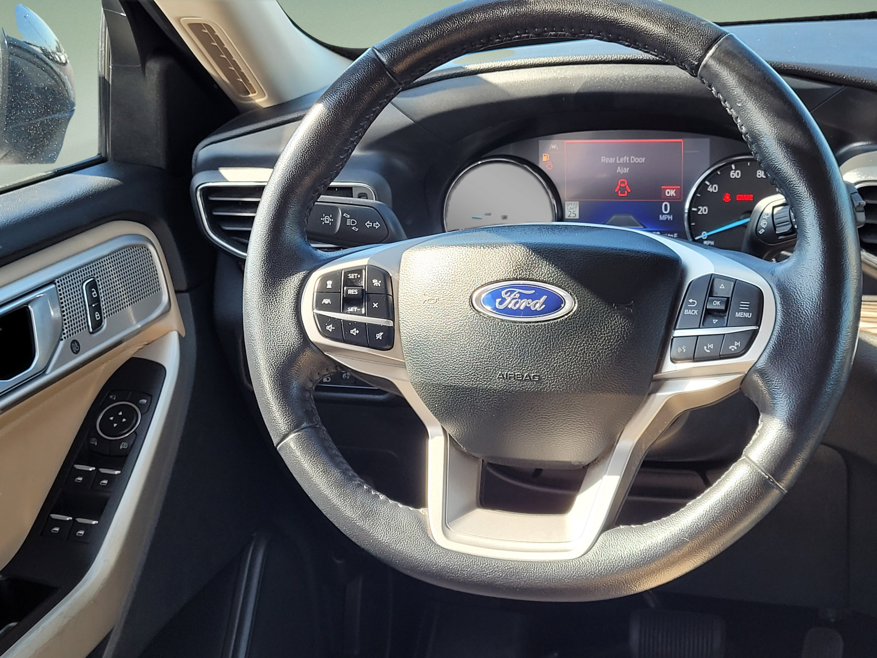 Certified 2022 Ford Explorer Limited AWD/4WD image 11
